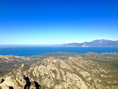 Da a piaghja in Saleccia à manca, da sotta à a punta di Capicorsu..