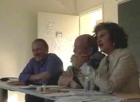 Ghjacumu FUSINA, Paulu FILIPPI è Rosa Alice BRANCO per una cunferenza nantu à puesia. Ghjacumu FUSINA, Paulu FILIPPI è Rosa Alice BRANCO per una cunferenza nantu à puesia.